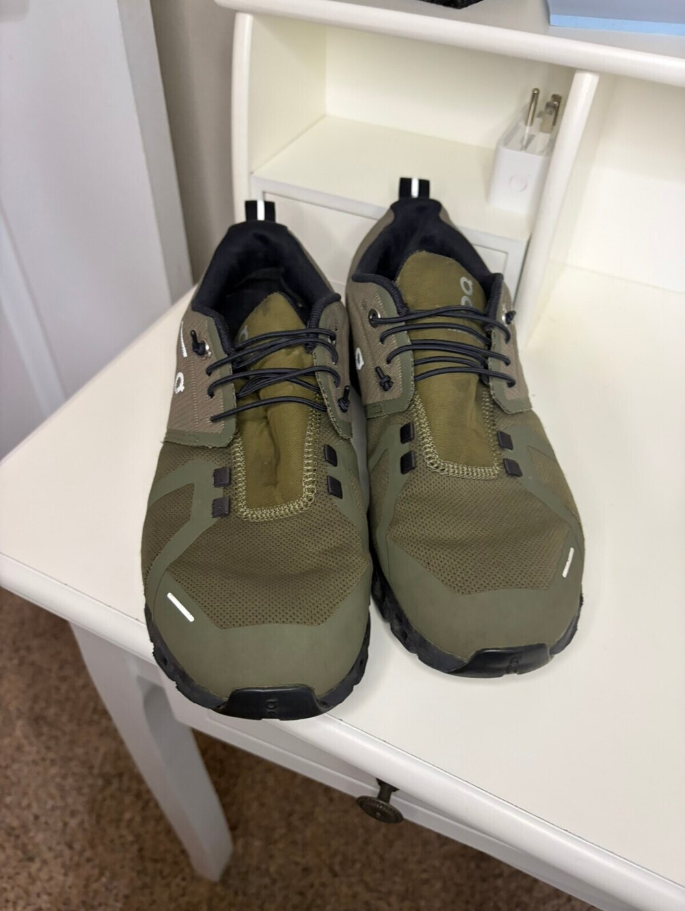Excellent Condition On Cloud Green/Olive Black